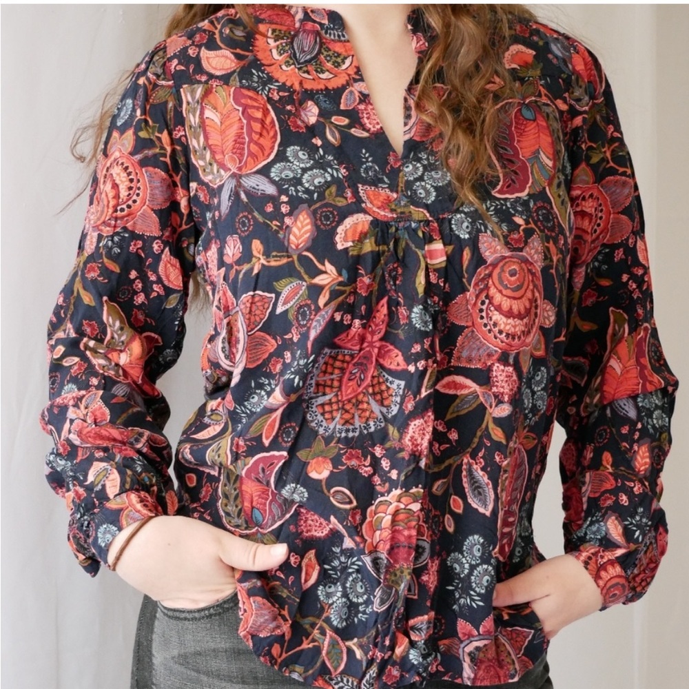 LOFT Navy and Coral Long Sleeve Floral Blouse, Size small‎ petite